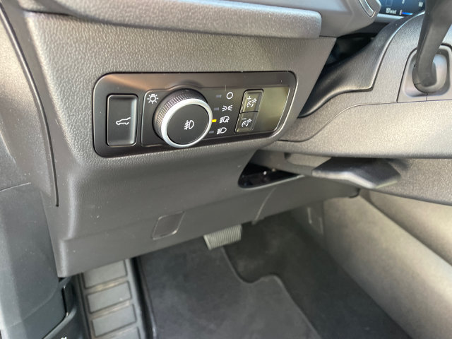 Certified 2025 Ford Escape Platinum AWD/4WD image 33