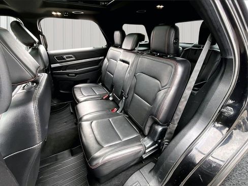 Used 2018 Ford Explorer Sport image 22