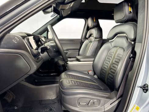 Used 2025 Rivian R1S Adventure image 24