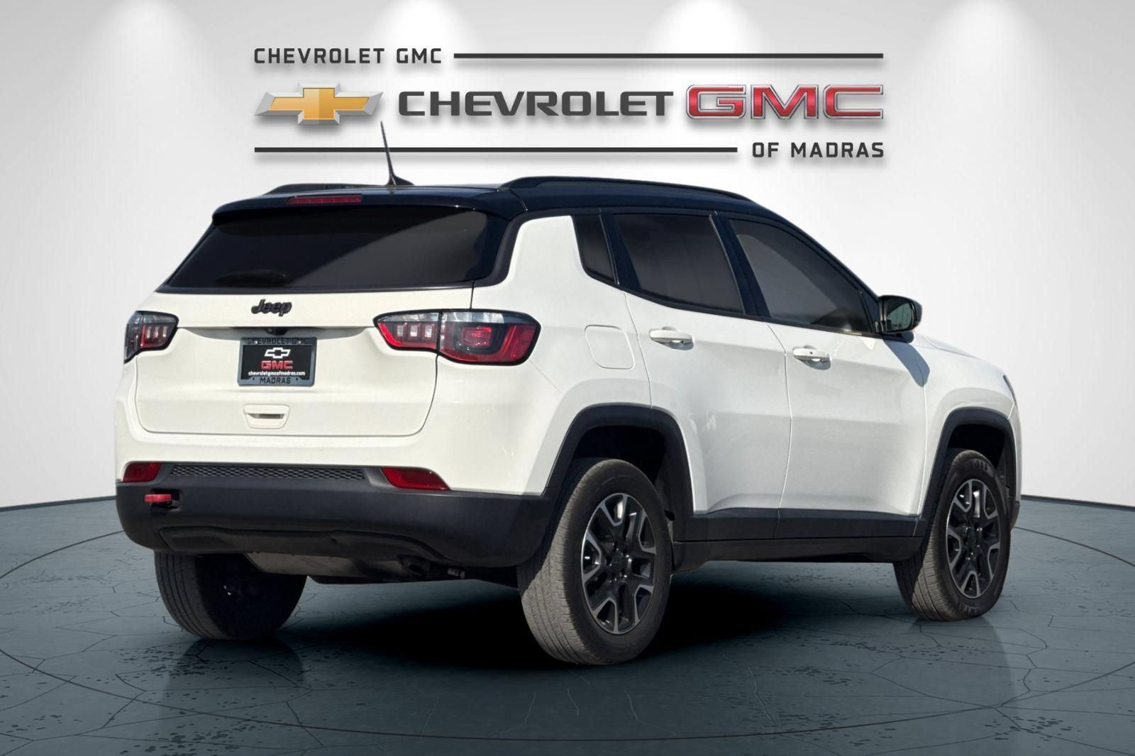 Used 2019 Jeep Compass Trailhawk AWD/4WD image 3