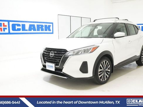 Used 2023 Nissan Kicks SV w/ Exterior Package FWD image 1