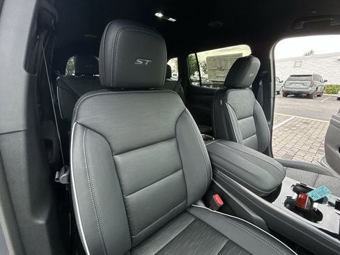 New 2026 Buick Enclave Sport Touring w/ LPO, Floor Liner Package image 28