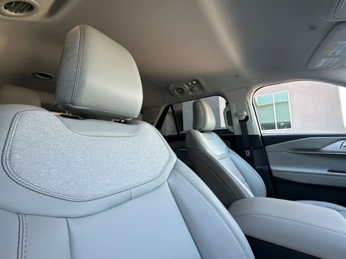 New 2026 Ford Explorer Active w/ Active Comfort Package RWD image 19