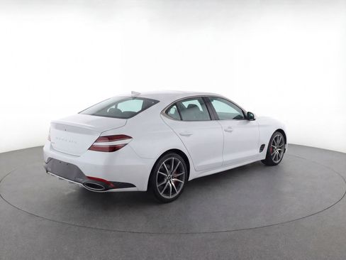 Used 2025 Genesis G70 2.5T image 9