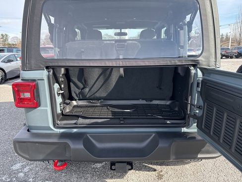 Used 2025 Jeep Wrangler Sport image 4