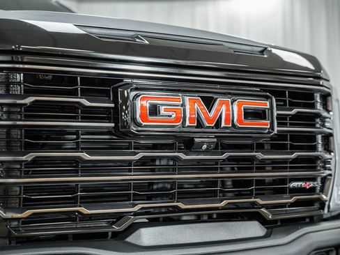 Used 2023 GMC Sierra 1500 AT4X image 7