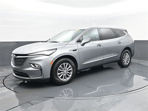 Used 2024 Buick Enclave Premium image 2