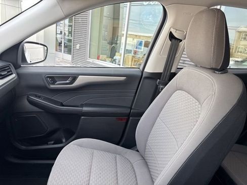 Certified 2022 Ford Escape SE w/ Cold Weather Package image 23