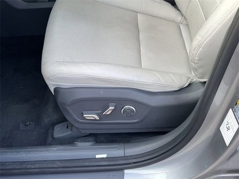 Used 2025 Hyundai Santa Fe Limited image 10