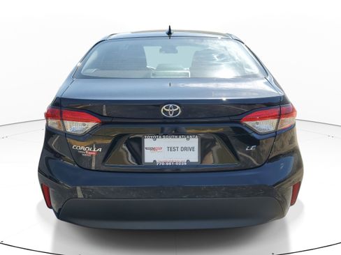 Used 2025 Toyota Corolla LE image 5
