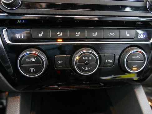 Used 2017 Volkswagen Jetta GLI image 17