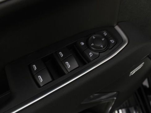 New 2026 GMC Sierra 1500 SLT image 16