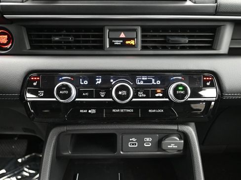Used 2025 Honda Pilot EX-L image 33