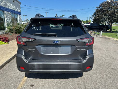 Used 2023 Subaru Outback Premium AWD/4WD image 5