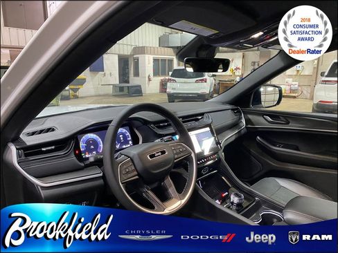 New 2026 Jeep Grand Cherokee Altitude AWD/4WD image 31