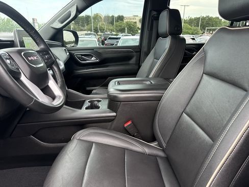 Used 2023 GMC Yukon XL SLT w/ SLT Luxury Package AWD/4WD image 5