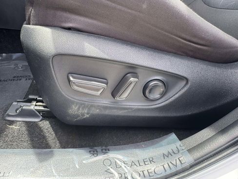Used 2025 Toyota RAV4 XLE FWD image 25