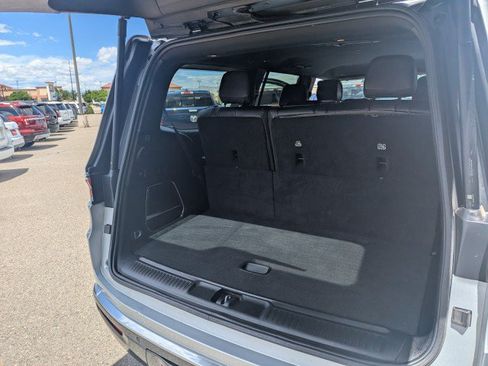 Used 2022 Jeep Wagoneer Series II AWD/4WD image 30