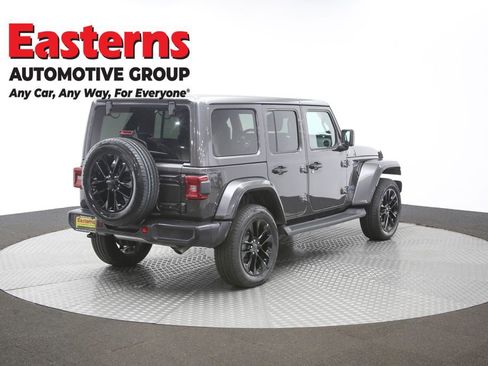 Used 2025 Jeep Wrangler Unlimited Sahara AWD/4WD image 36