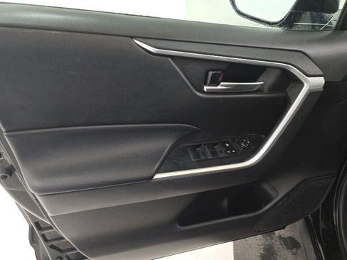 Used 2021 Toyota RAV4 XLE image 25