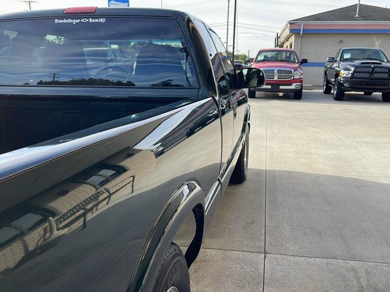 Used 2001 Chevrolet S10 Pickup LS w/ Preferred Equipment Group RWD image 10