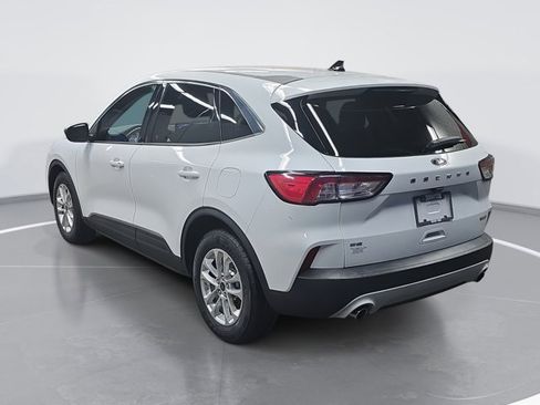 Used 2020 Ford Escape SE image 5