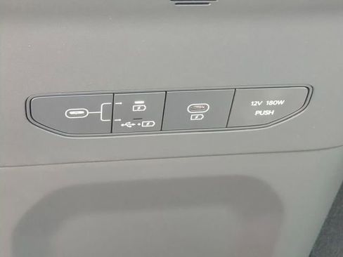 Used 2024 Kia EV9 Land image 27