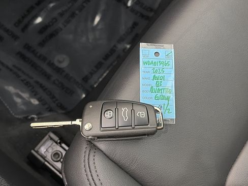 Certified 2025 Audi Q3 2.0T Premium image 30