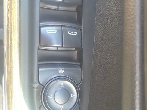 Used 2021 GMC Sierra 1500 SLE w/ X31 Off-Road Package AWD/4WD image 19