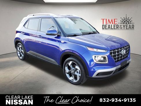 Used 2024 Hyundai Venue Limited image 9