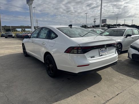 New 2025 Honda Accord SE image 6