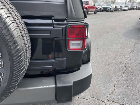 Used 2015 Jeep Wrangler Sport image 28