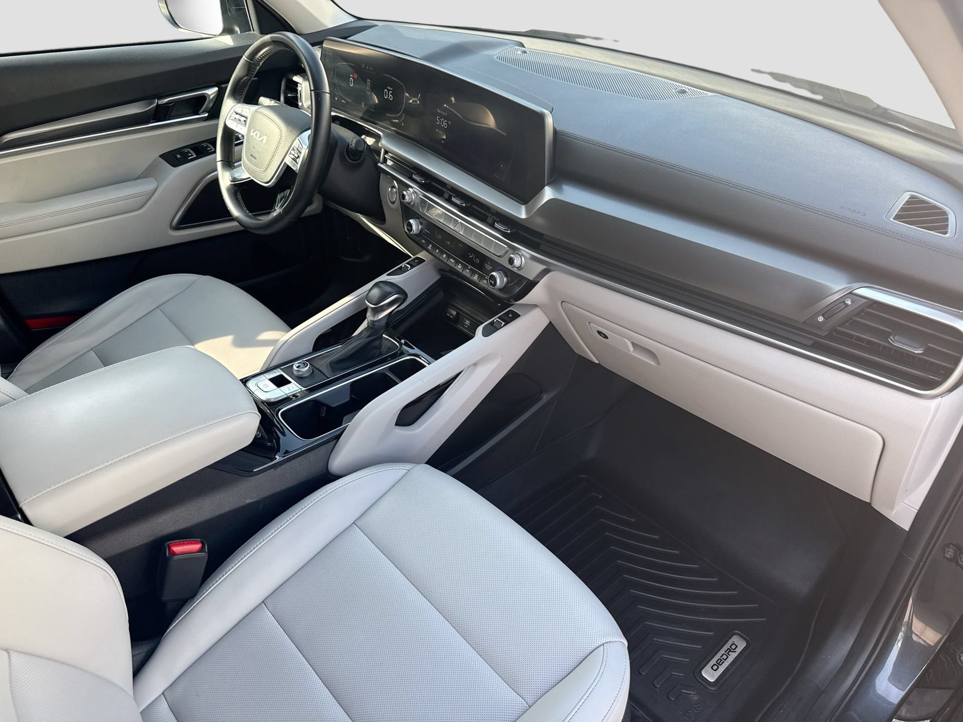 Used 2024 Kia Telluride S w/ S Sunroof Package FWD image 10