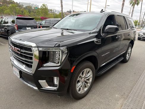 Used 2024 GMC Yukon SLT AWD/4WD image 3