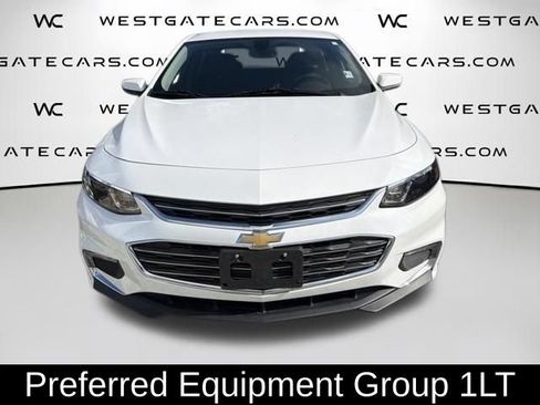 Used 2018 Chevrolet Malibu LT FWD image 2