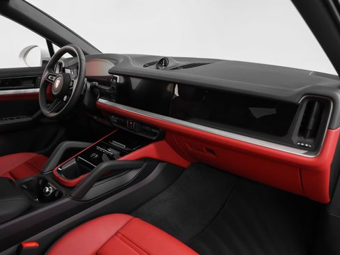 Certified 2026 Porsche Cayenne Coupe AWD/4WD image 21