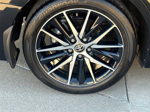 Used 2024 Toyota Camry SE image 9