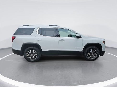Certified 2022 GMC Acadia SLE w/ Driver Convenience Package image 2