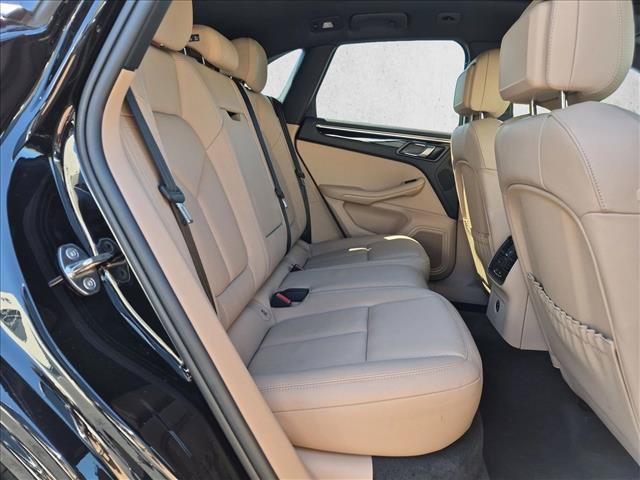Used 2023 Porsche Macan AWD/4WD image 19