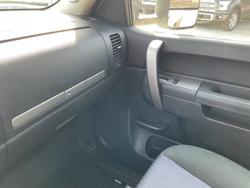 Used 2011 Chevrolet Silverado 3500 LT w/ Interior Plus Package image 16