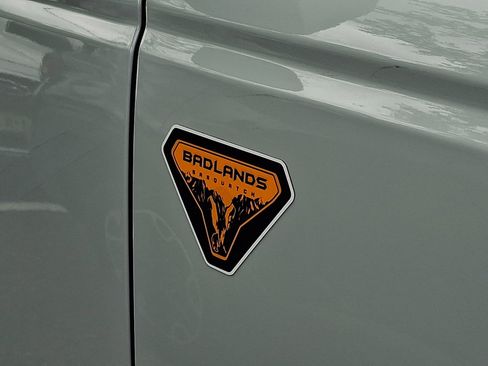 Used 2024 Ford Bronco Badlands AWD/4WD image 4