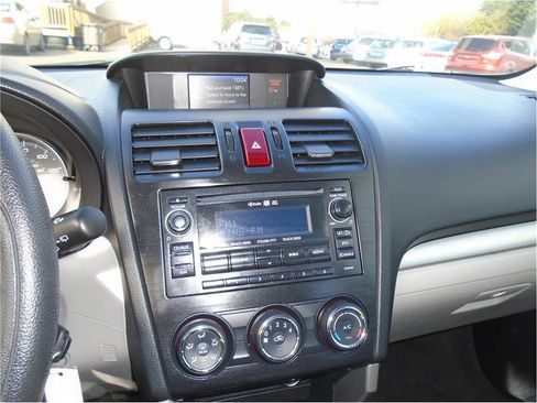 Used 2015 Subaru Forester 2.5i Premium w/ All-Weather Package image 21