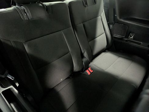 Used 2023 Ford Explorer XLT image 26