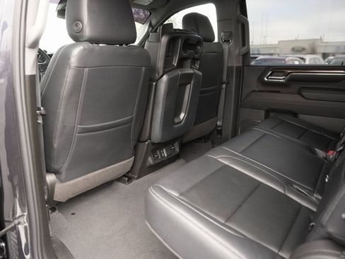 Used 2024 Chevrolet Silverado 2500 LT w/ Convenience Package image 11