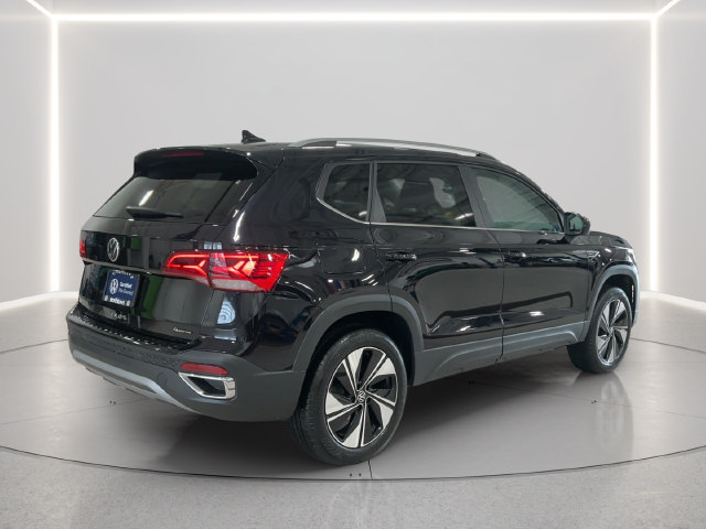 Certified 2024 Volkswagen Taos SE w/ Panoramic Sunroof Package AWD/4WD image 6