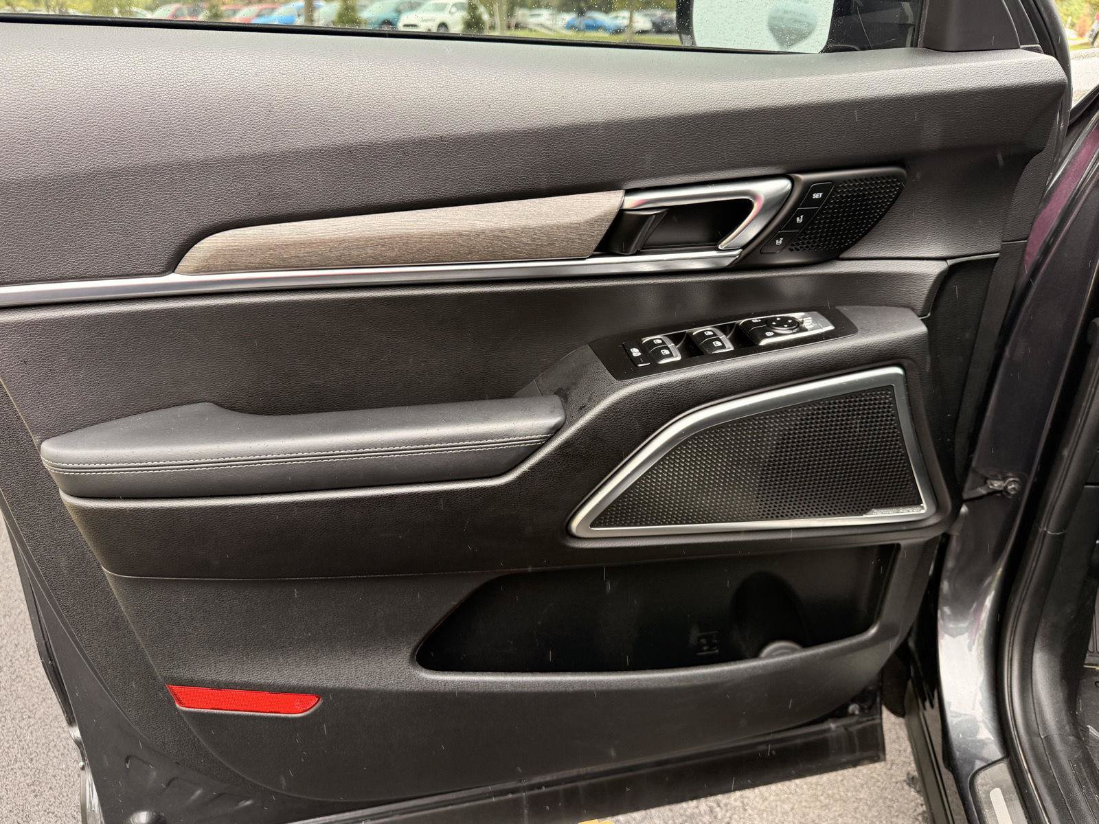 Used 2022 Kia Telluride SX w/ SX Prestige Package AWD/4WD image 12