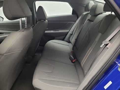 Used 2025 Hyundai Elantra SEL FWD image 18