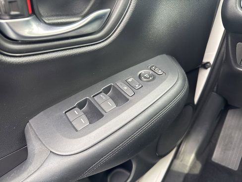 Certified 2024 Honda HR-V LX image 23