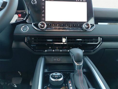 New 2026 Chevrolet Colorado Z71 w/ Technology Package image 11