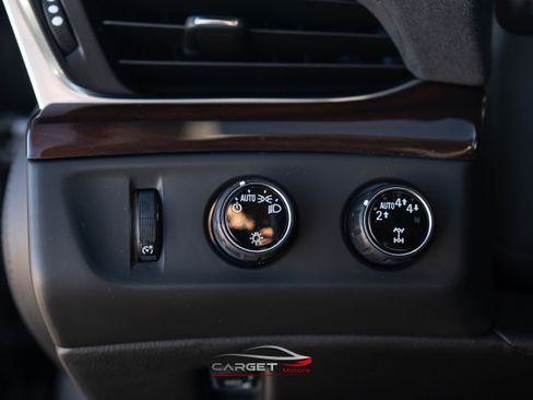 Used 2020 Cadillac Escalade Premium Luxury image 35